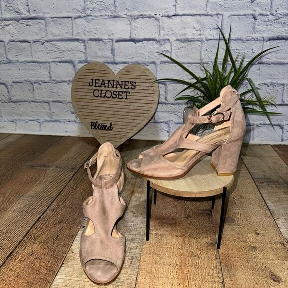 Loro piana nude/pink suede heel sandals